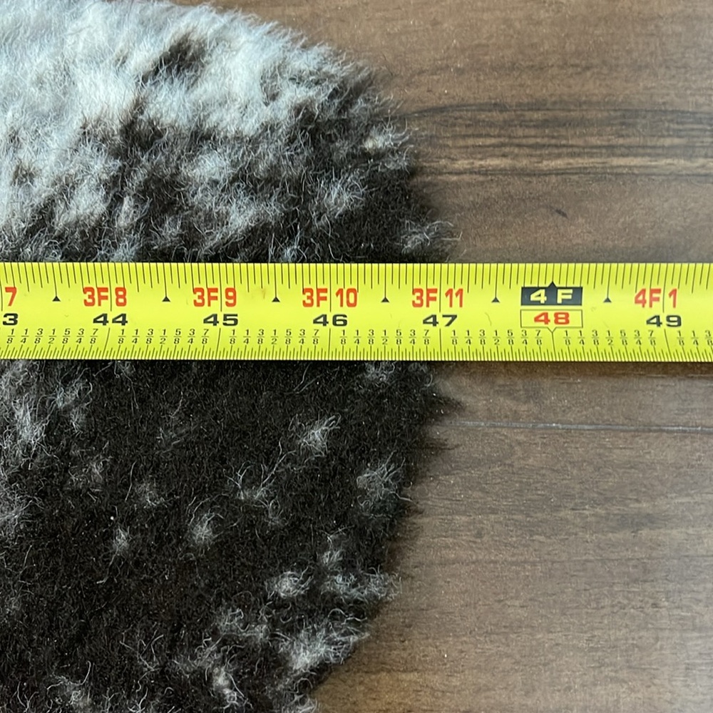 Modern Rug - Picture 7 of 7